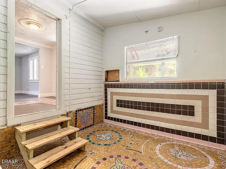319 Taylor Ave — Photo 8