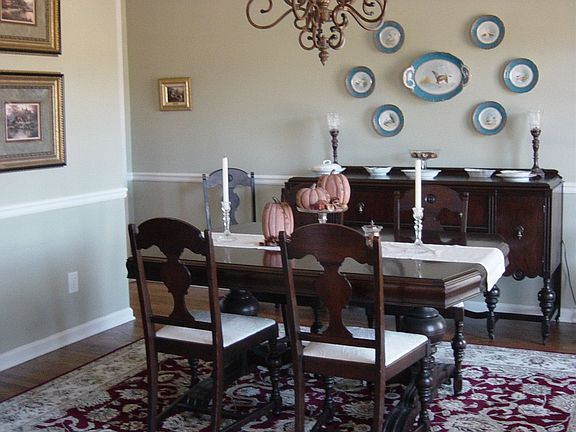 Formal dining room will accomodate large family gatherings or dinner guests.