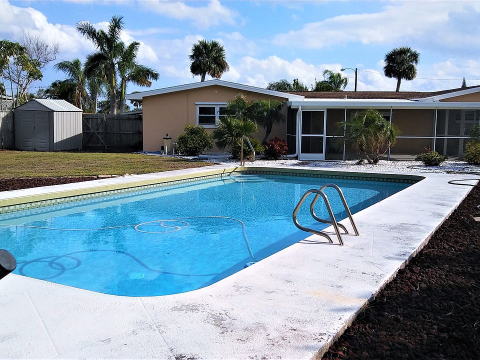 1st image of 220 Carissa Dr