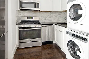 Rented by R New York