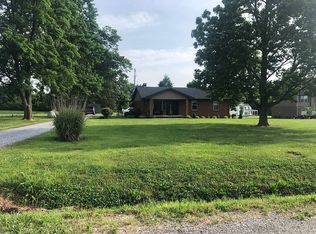 1015 Webb Rd, Clarksville, TN 37040