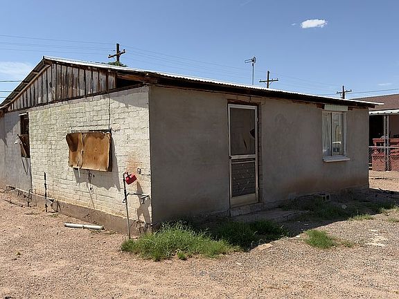 2nd image of 608 N Tiger Dr