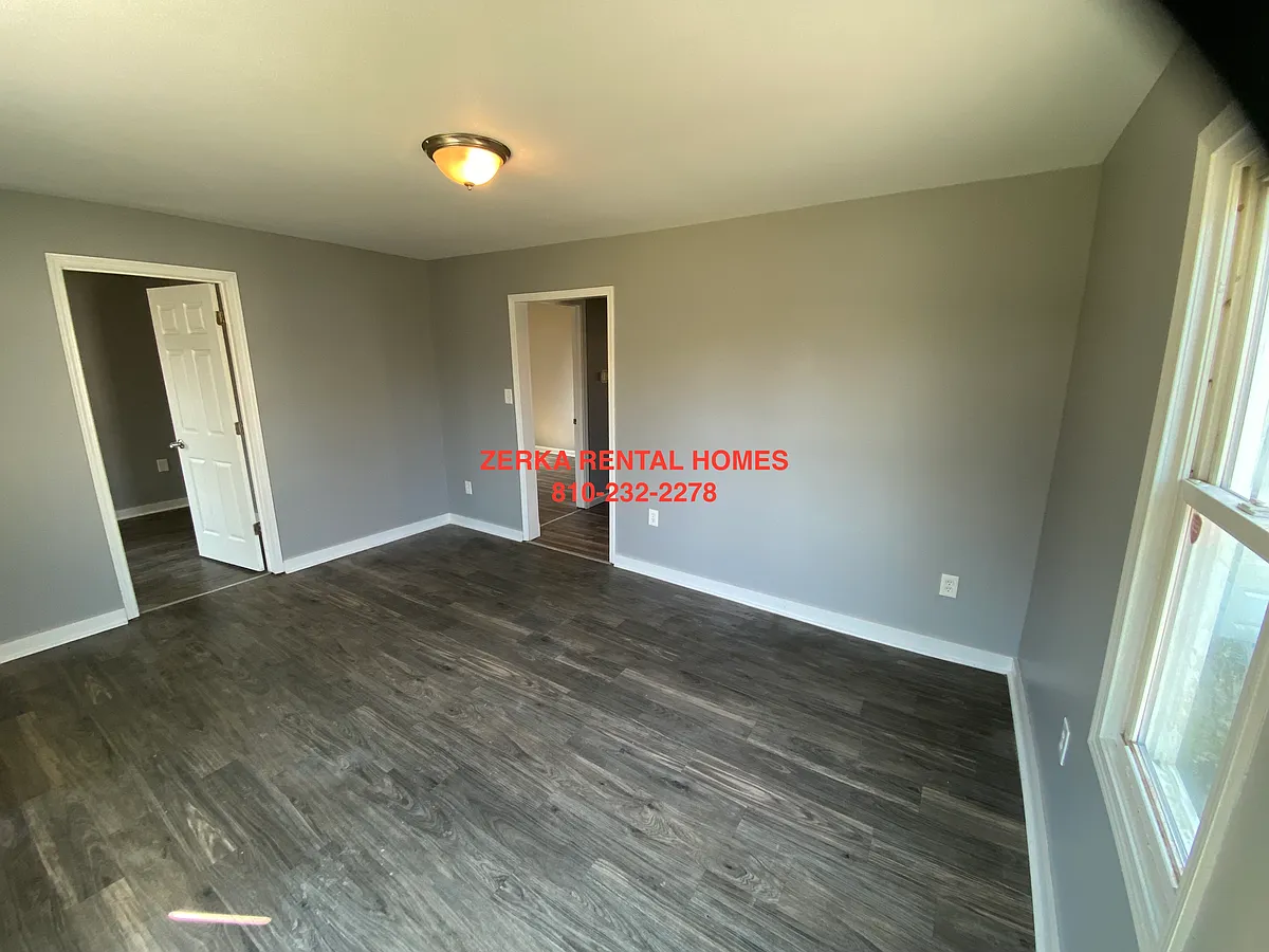 Building Photo - 1550 Algonac Dr
