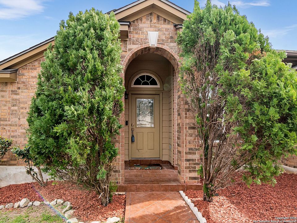 1st image of 13504 W Biltmore Lks