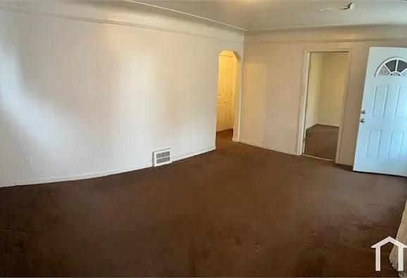 7635 Evergreen Ave — Photo 2