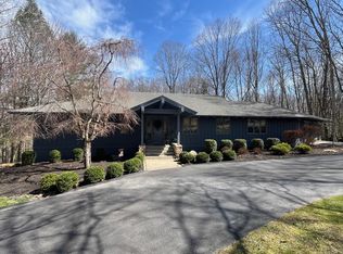 1411 Lake Dr, Daniels, WV 25832