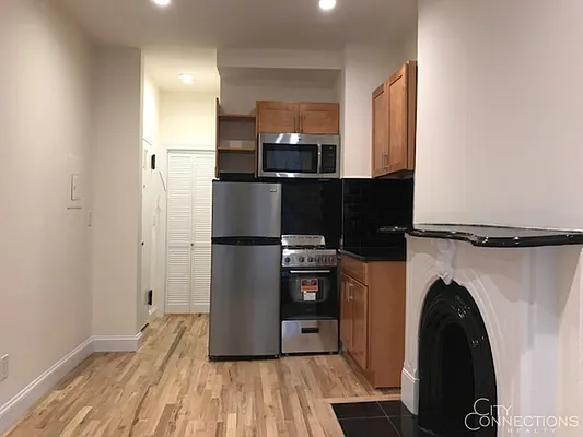 Rented by City Connections Realty | media 2