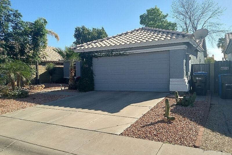 1st image of 2933 E Hononegh Dr