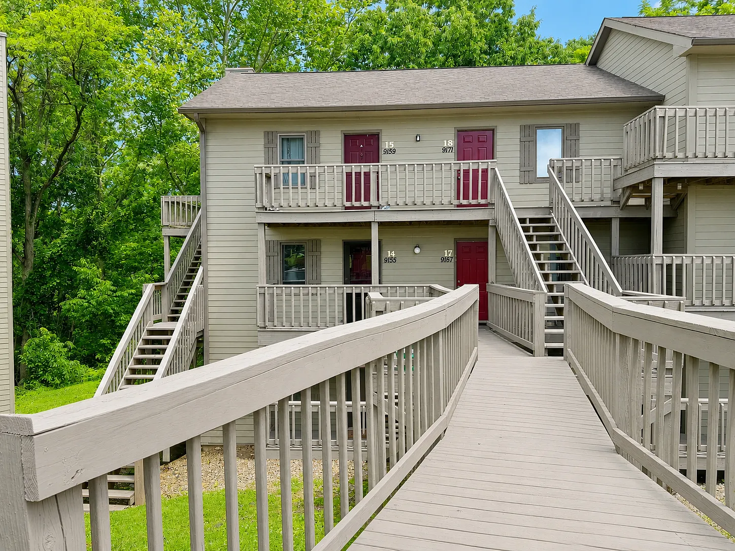1 bed, 900 sqft, $1,300 — Photo 1