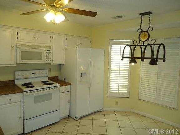 5th image of 11543 Red Hickory Ln