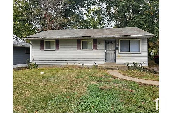 111 Roderick Dr photo 1