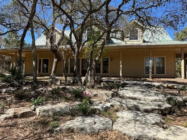 1761 Cottonwood Rd, Fischer, TX 78623