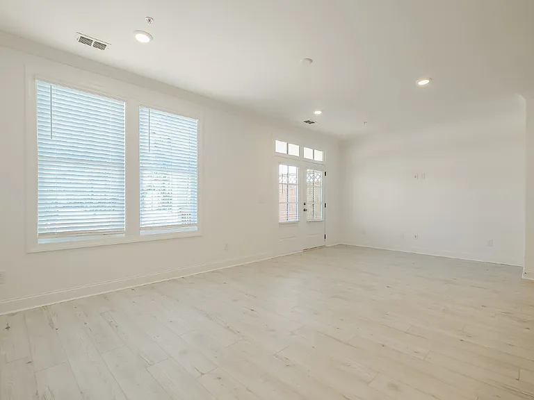 514 Alice Way #MARKET SQUARE AT SAW — Photo 7