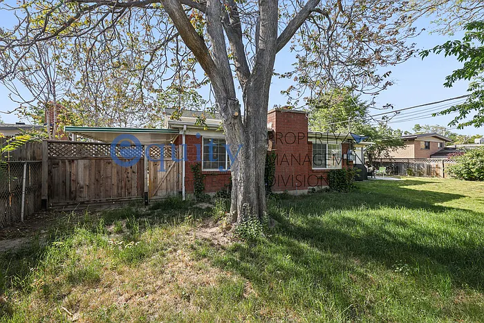 4305 S Phillips Ln #BASEMENT — Photo 12