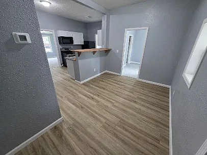2 bed, $1,100 — Photo 3