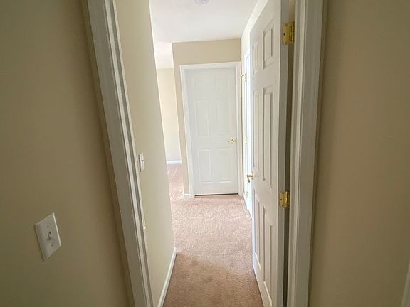 4th image of 1560-1590 Southwestern Blvd #C17
