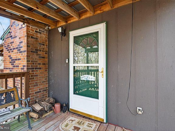 4th image of 137 Sandstone Ln