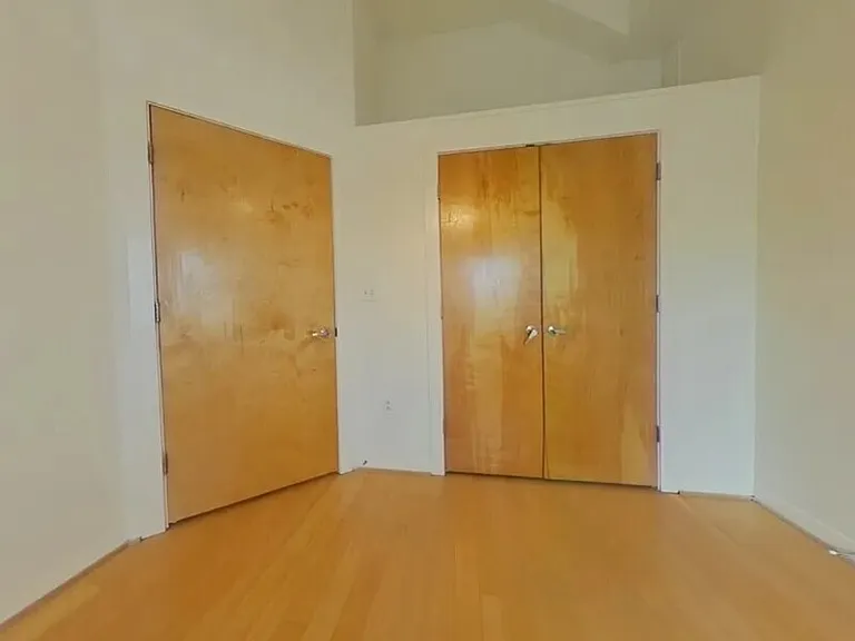 1011 W Marshall St #207 — Photo 5