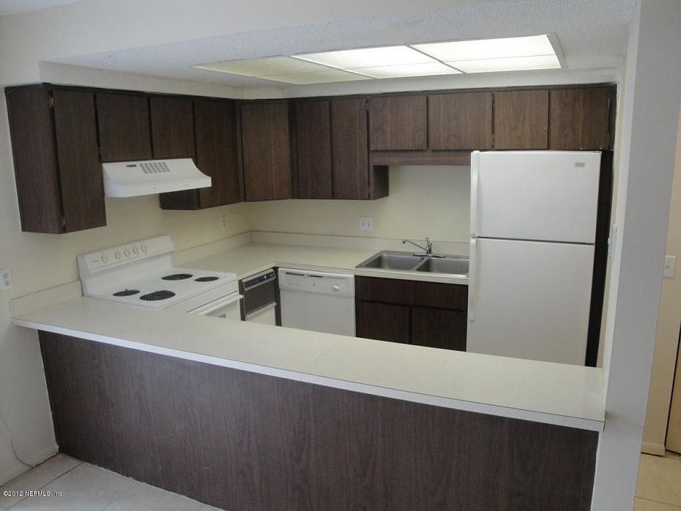 2nd image of 11418 Bedford Oaks Dr