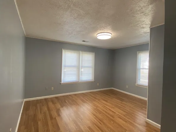 1600 S 6th St #1, Springfield, IL 62703