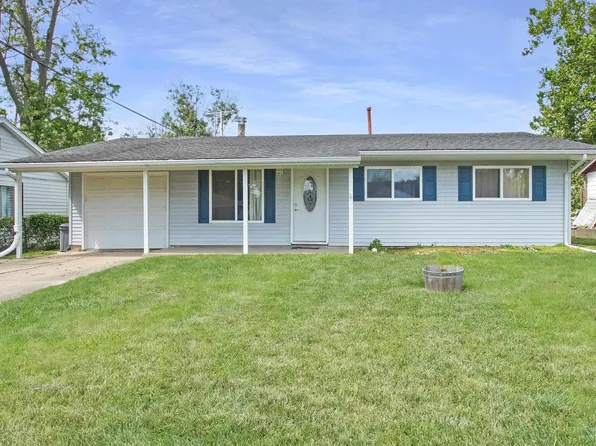 306 Rosewood Dr, Washington, IL 61571