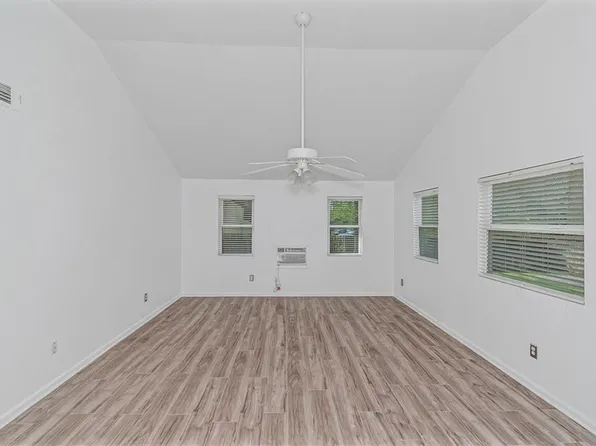 900 Sloan Ct, Jonesboro, GA 30238