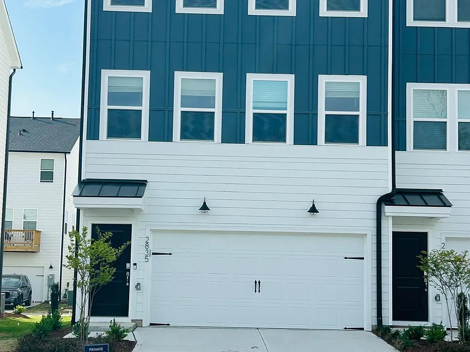 2835 Farmhouse Dr