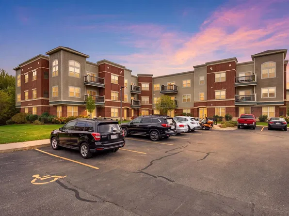 5192 Sassafras Dr #211, Fitchburg, WI 53711