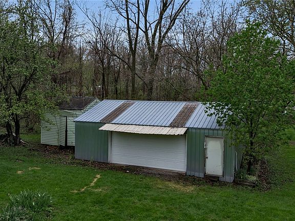 2nd image of 994 Ridge Rd