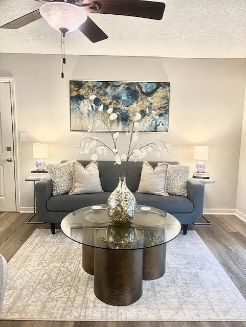 The Colony Apartment Homes — Photo 3