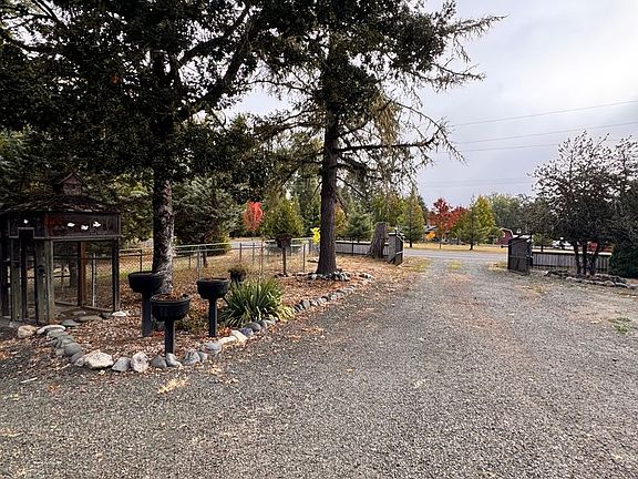 3rd image of 400 Elgarose Rd