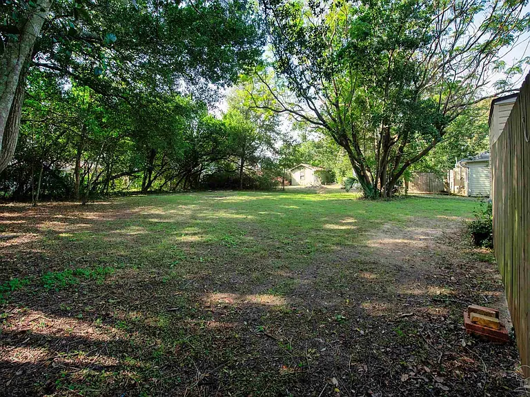 723 Lakewood Rd — Photo 21