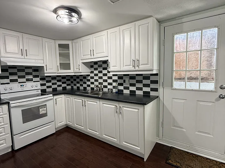 23 Dunwich Pl #BASEMENT — Photo 6