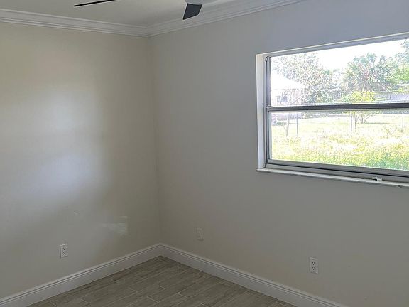 4th image of 676 Flagler Dr