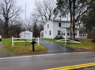 2817 W Creek Rd, Newfane, NY 14108