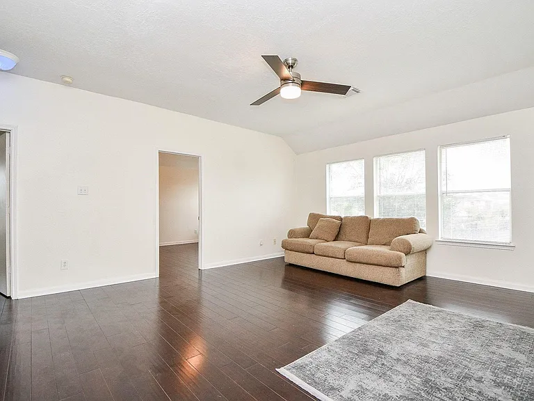 9641 Weldridge Dr — Photo 18