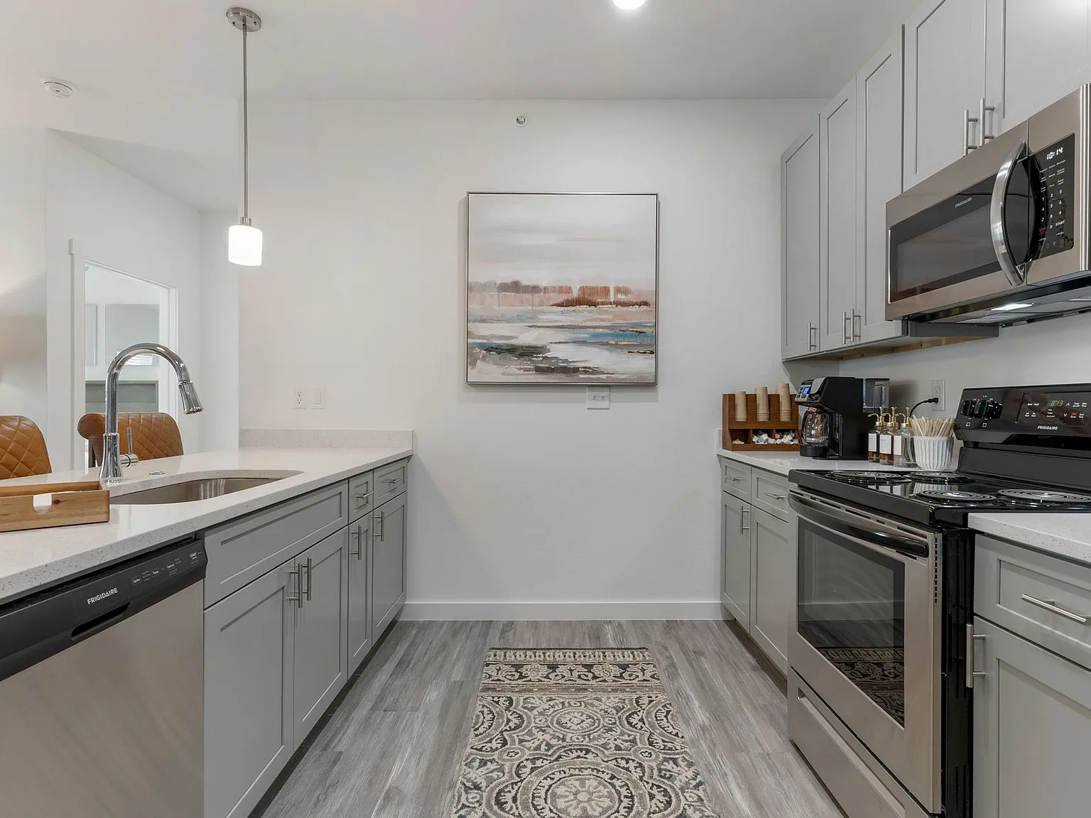 Silos on the Square - Look & Lease Special: $1,000 Off Move-In Costs! *select units only — Photo 2