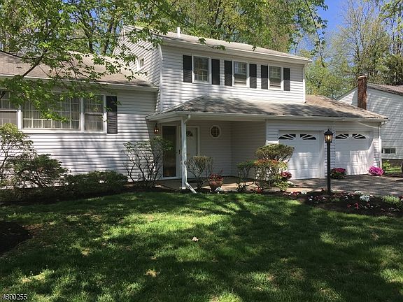 2nd image of 27 Conforti Ave