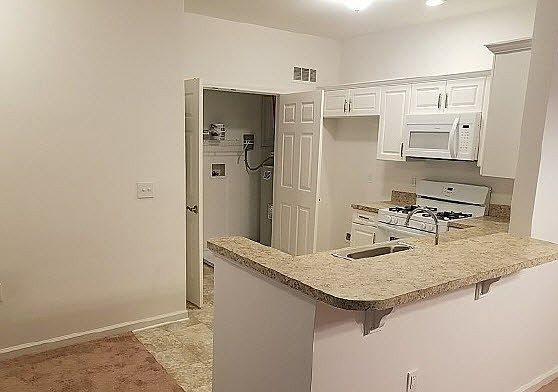 5th image of 123 Sophee Ln
