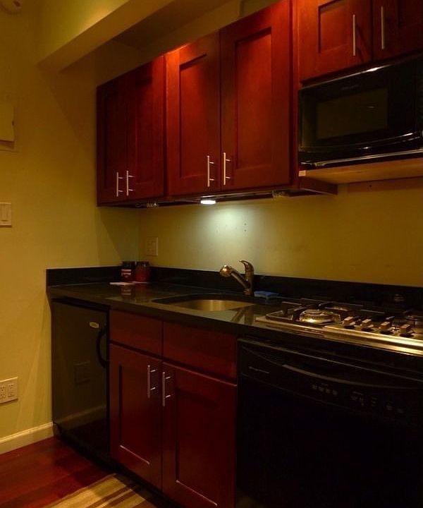 2nd image of 151 E 22nd St