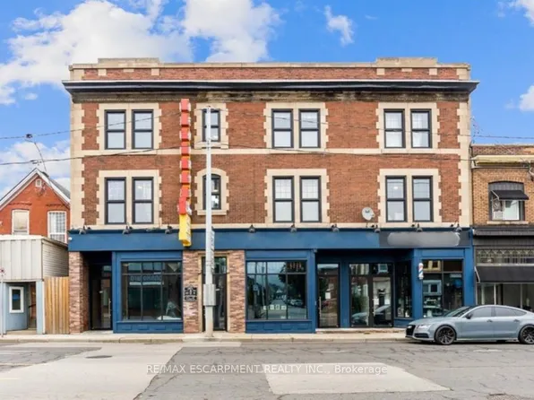 657 Barton St E #301, Hamilton, ON L8L 3A3