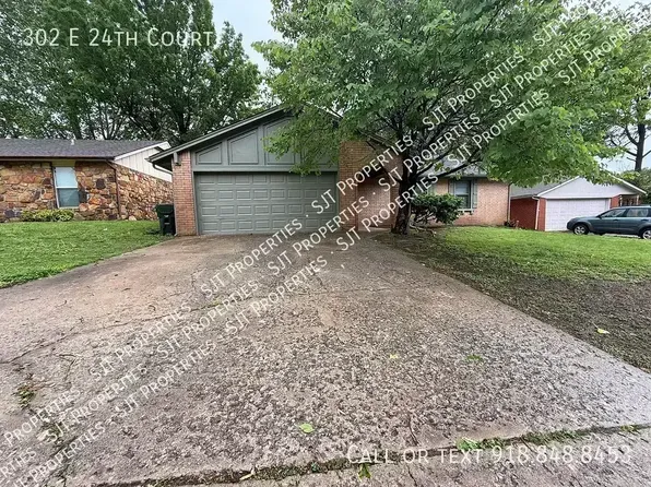302 E 24th Ct, Owasso, OK 74055