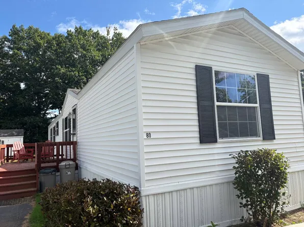 80 Ryefield Dr, Old Orchard Beach, ME 04064