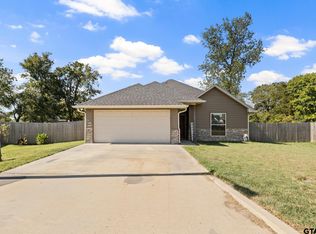 114 Oliver Wendell Ct, Mount Vernon, TX 75457
