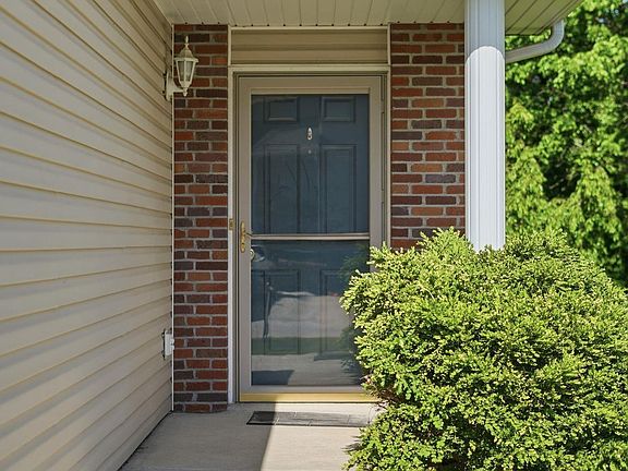 2nd image of 2011 Sawyer Pl