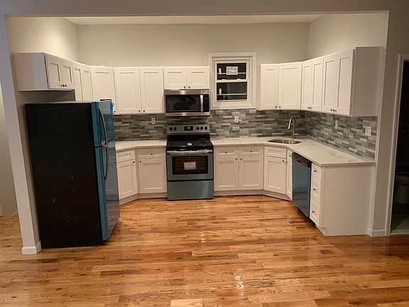 3rd image of 682 E 220th St