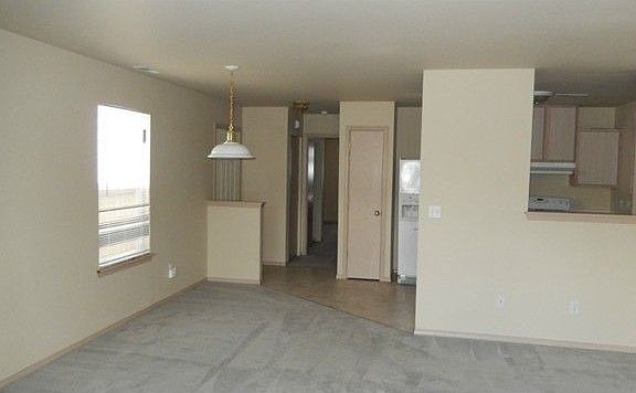 3rd image of 4901 42nd Ln SE