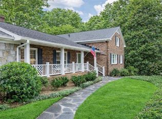 690 Fair Oaks Mnr, Sandy Springs, GA 30327