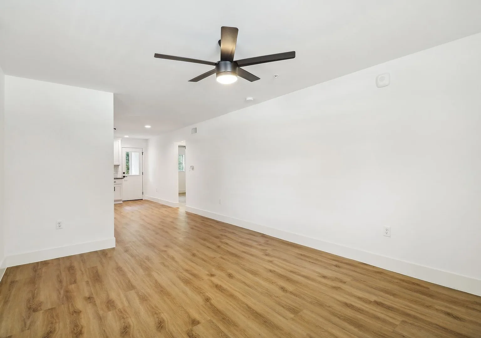 Welcome To San Marco Sq Apartments - Now Offering An 18mo Lease On This 1 Bedroom Apartment In A ... — Photo 4