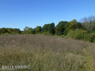 1031 Cramton Ave NE, Ada, MI 49301